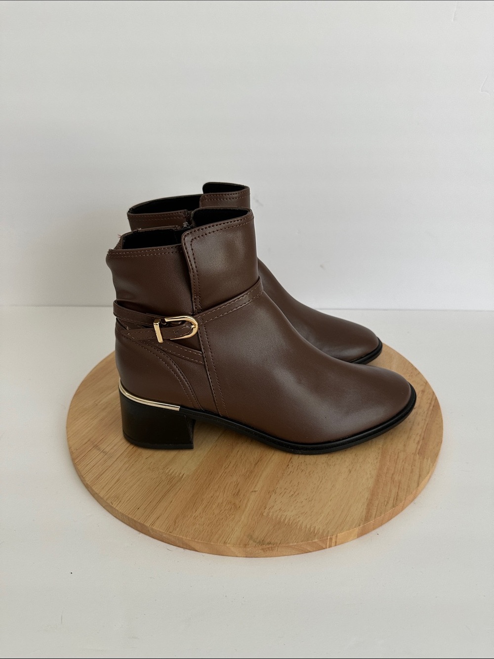 Italian Shoemakers Womens Vienna Block Heel Booties